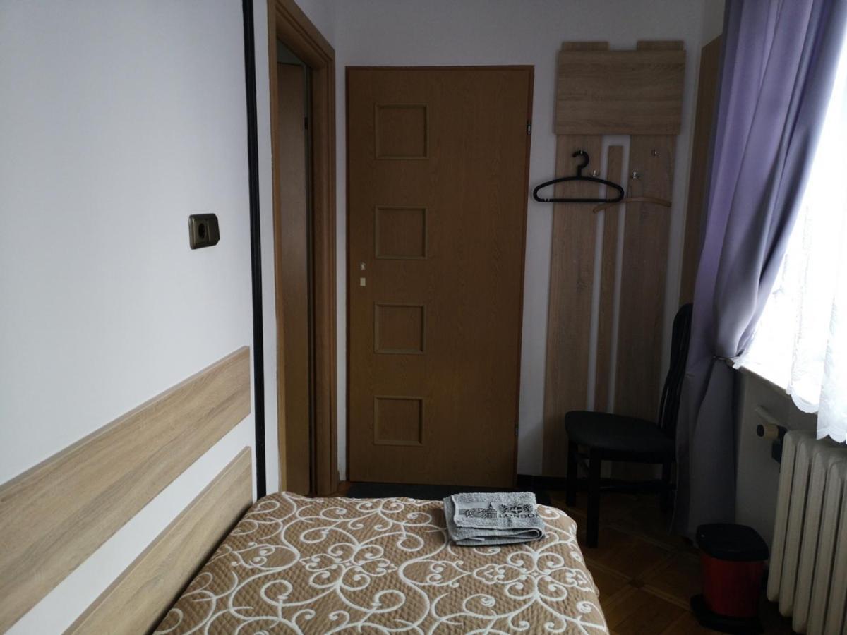 Homestay Mira Rent House